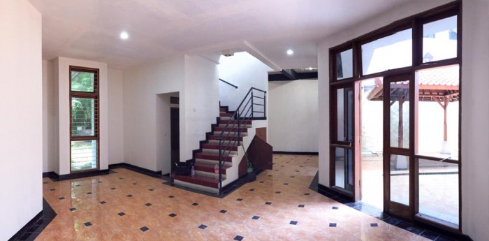 Rumah disewakan di Meadow Green Lippo Cikarang